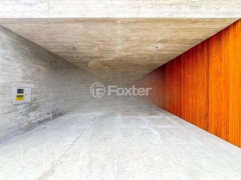 Image 2 - 883736
