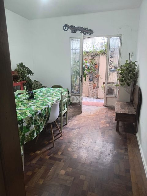 Image 5 - 883738