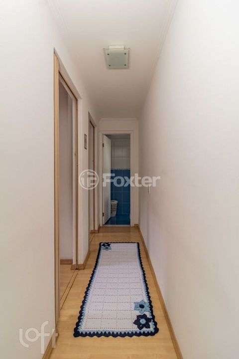 Image 17 - 883744