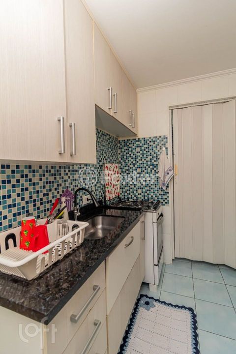 Image 19 - 883744