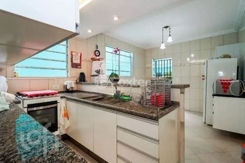 Image 3 - 883748