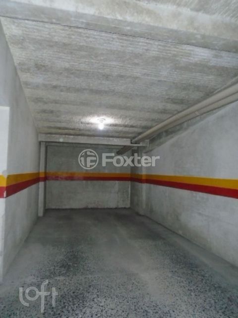 Image 7 - 883749