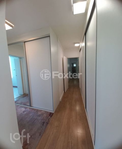 Image 7 - 883753