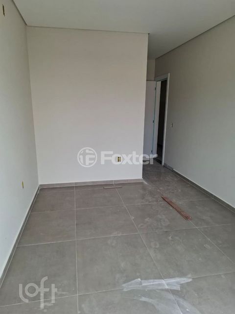 Image 7 - 883758