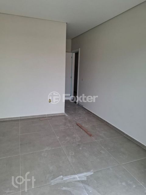 Image 8 - 883758