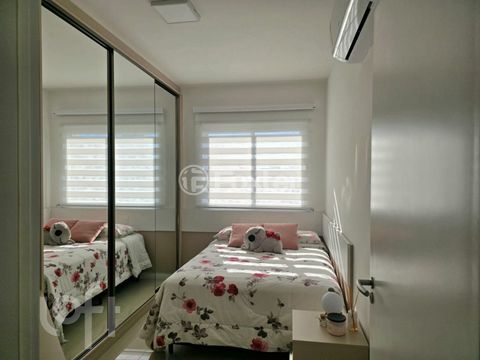 Image 7 - 883760