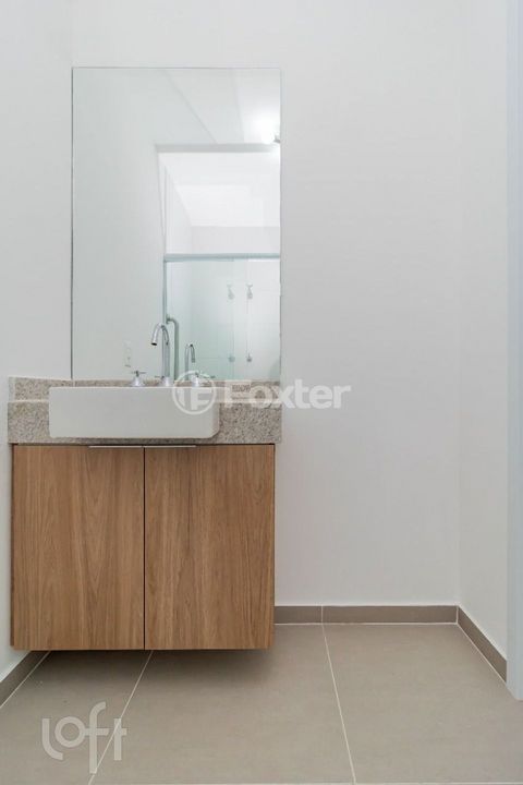 Image 8 - 883763