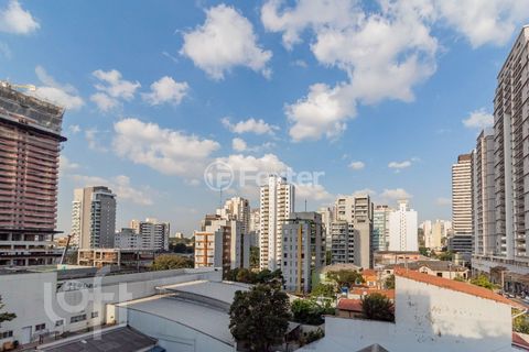Image 11 - 883763