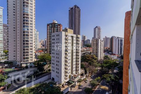 Image 16 - 883766
