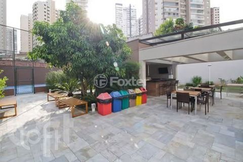 Image 15 - 883771