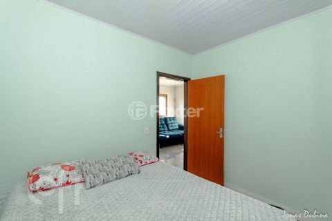 Image 9 - 883772