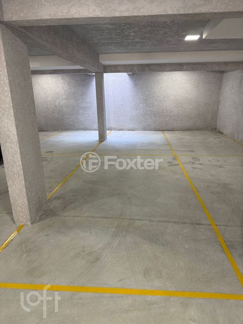 Image 17 - 883785