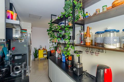 Image 12 - 883786