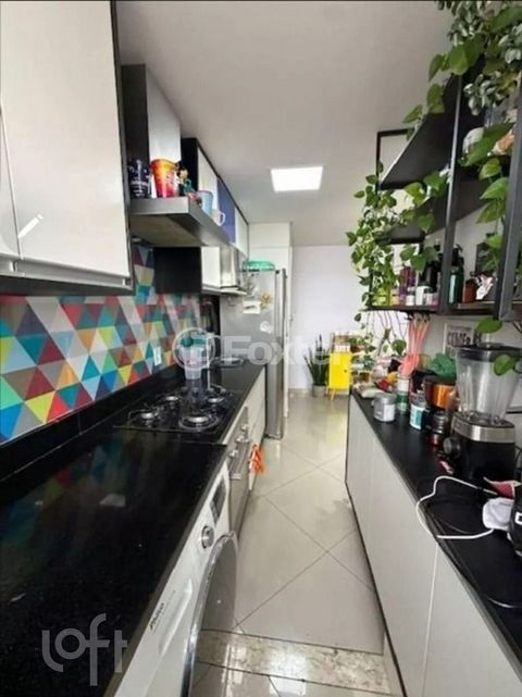 Image 2 - 883786