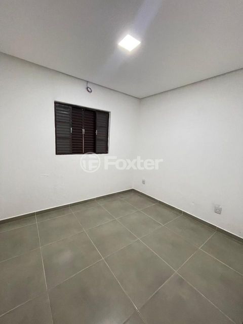 Image 2 - 883797