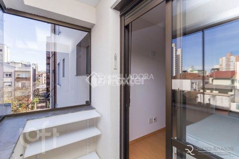 Image 9 - 883816