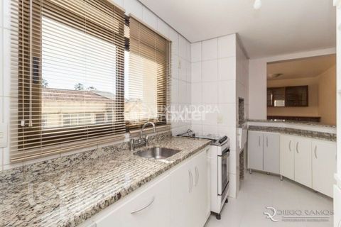 Image 18 - 883816