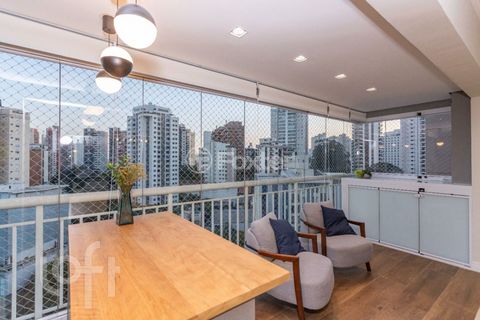 Image 10 - 883821