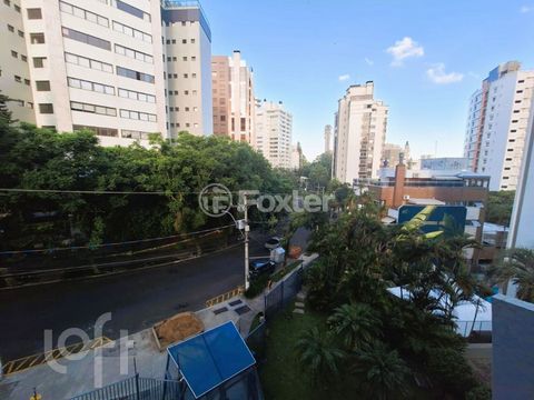 Image 12 - 883838