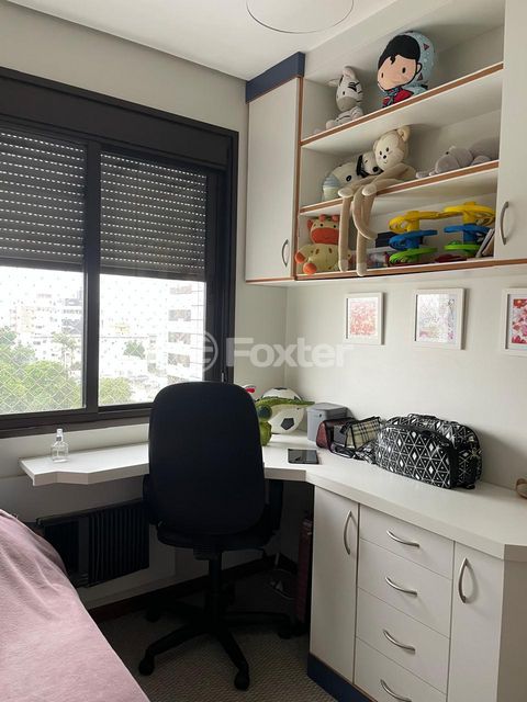 Image 7 - 883852