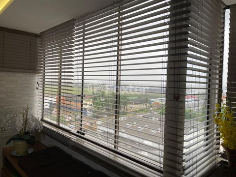 Image 19 - 883852