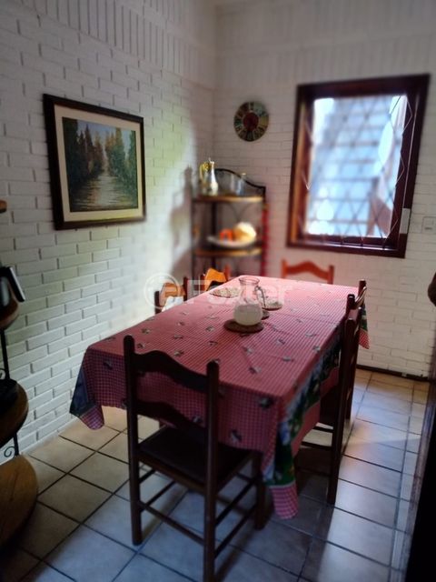 Image 1 - 883876