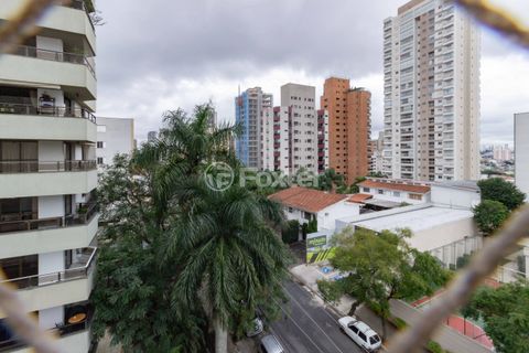 Image 17 - 883889