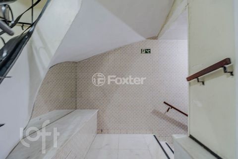 Image 7 - 883940