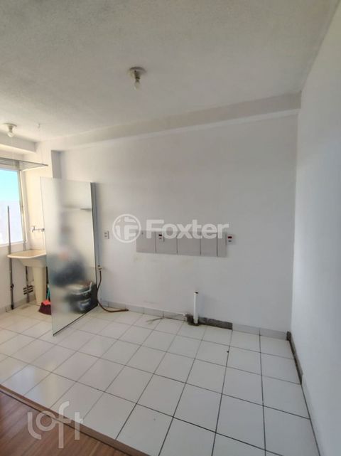 Image 7 - 883942