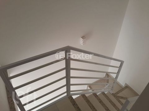Image 9 - 883943