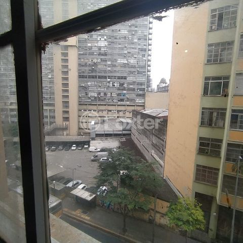 Image 5 - 883944
