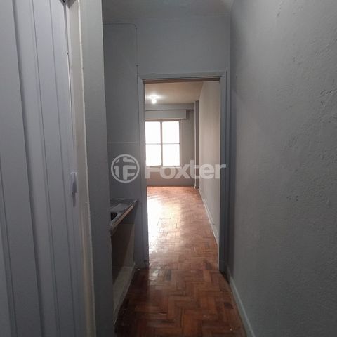 Image 4 - 883944