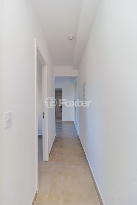 Image 6 - 883952