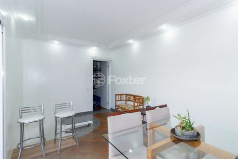 Image 7 - 883975