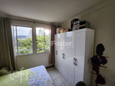 Image 7 - 883977