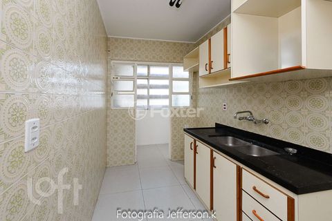 Image 10 - 883978