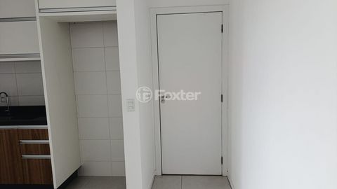Image 7 - 883979