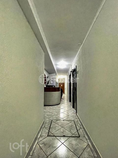 Image 5 - 883981