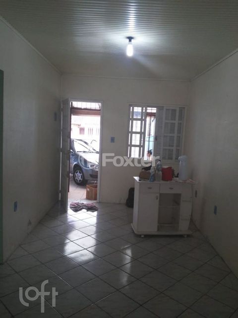 Image 7 - 884013