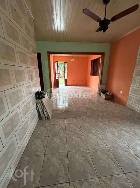 Image 7 - 884015