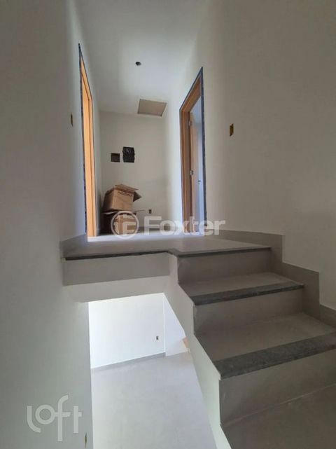 Image 5 - 884017