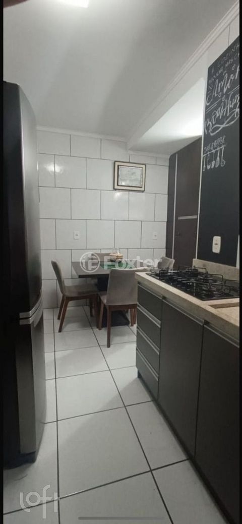 Image 8 - 884046