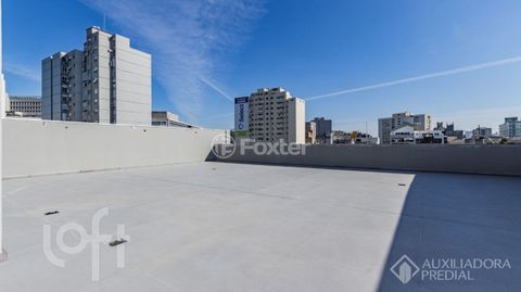 Image 4 - 884051