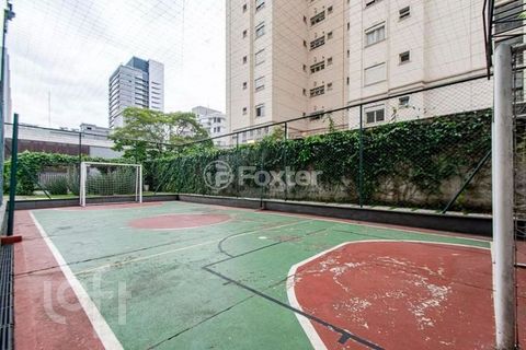 Image 11 - 884054