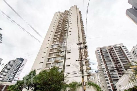 Image 17 - 884054