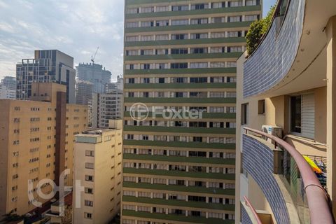 Image 11 - 884063