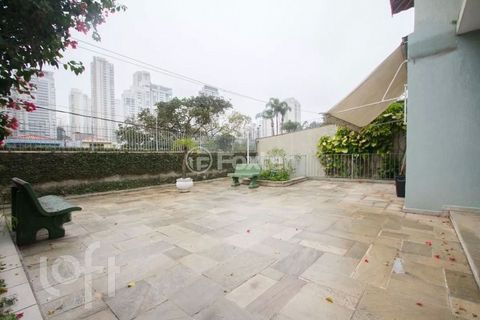 Image 17 - 884069