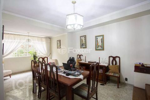 Image 7 - 884069