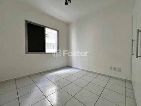 Image 9 - 884079