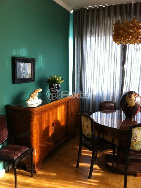 Image 4 - 884085
